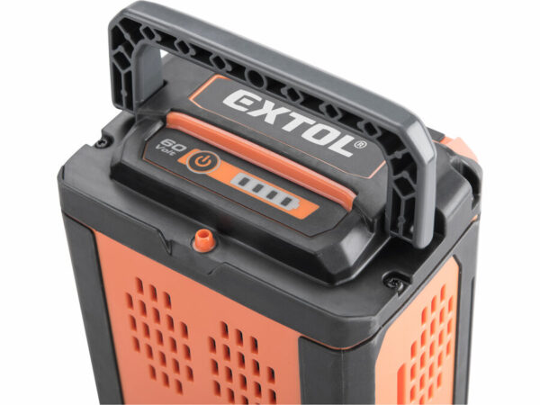 Nahaufnahme einer orange-schwarzen 60V/8Ah-Batterie mit Griff und Einschaltknopf.