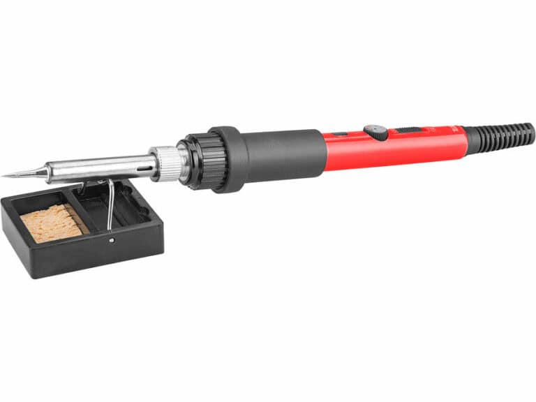 Sarı süngerli bir sehpanın üzerine yerleştirilmiş, kesme bıçaklı 1100W'lık dalgıç çamur pompası 16,200 L/h debi sağlıyor.